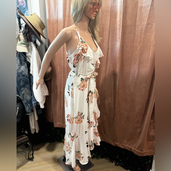 Disney Summer dress, off white+floral, back zip, tie waist, ruffled, lined. - Picture 3 of 12